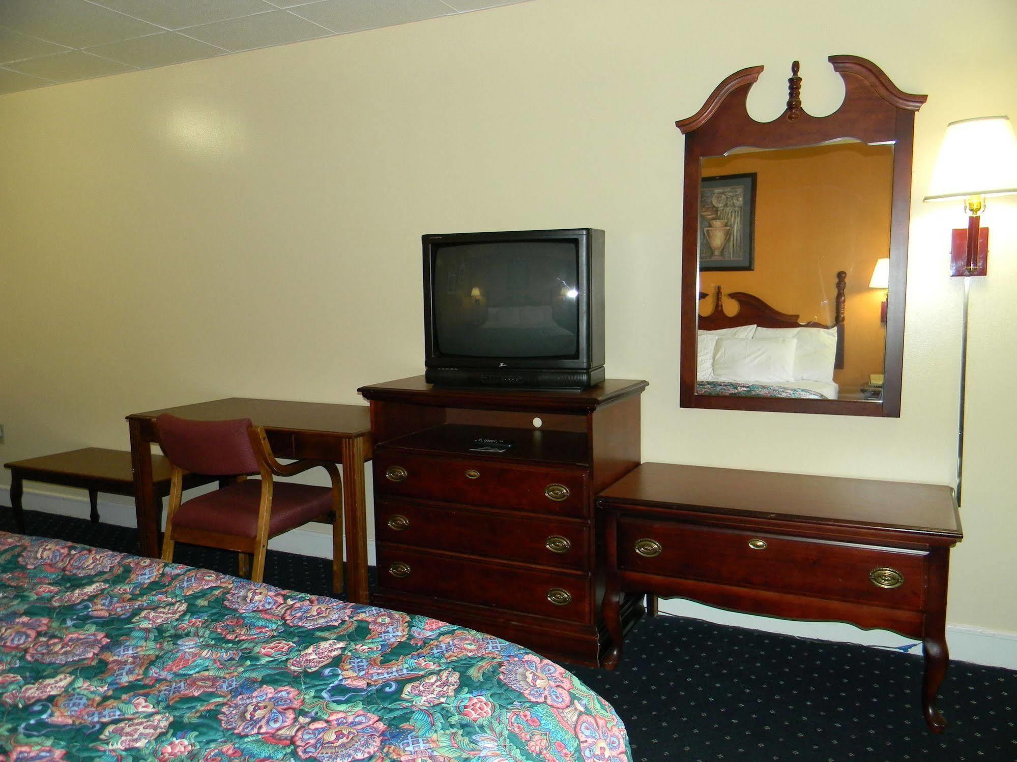Fairfax Motel Roanoke Rapids Exteriör bild